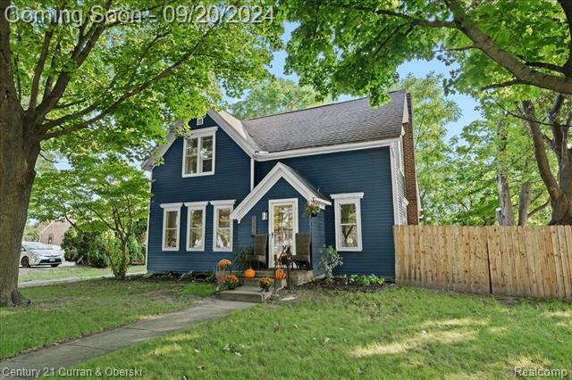 Property Photo:  527 E Clinton Street  MI 48843 