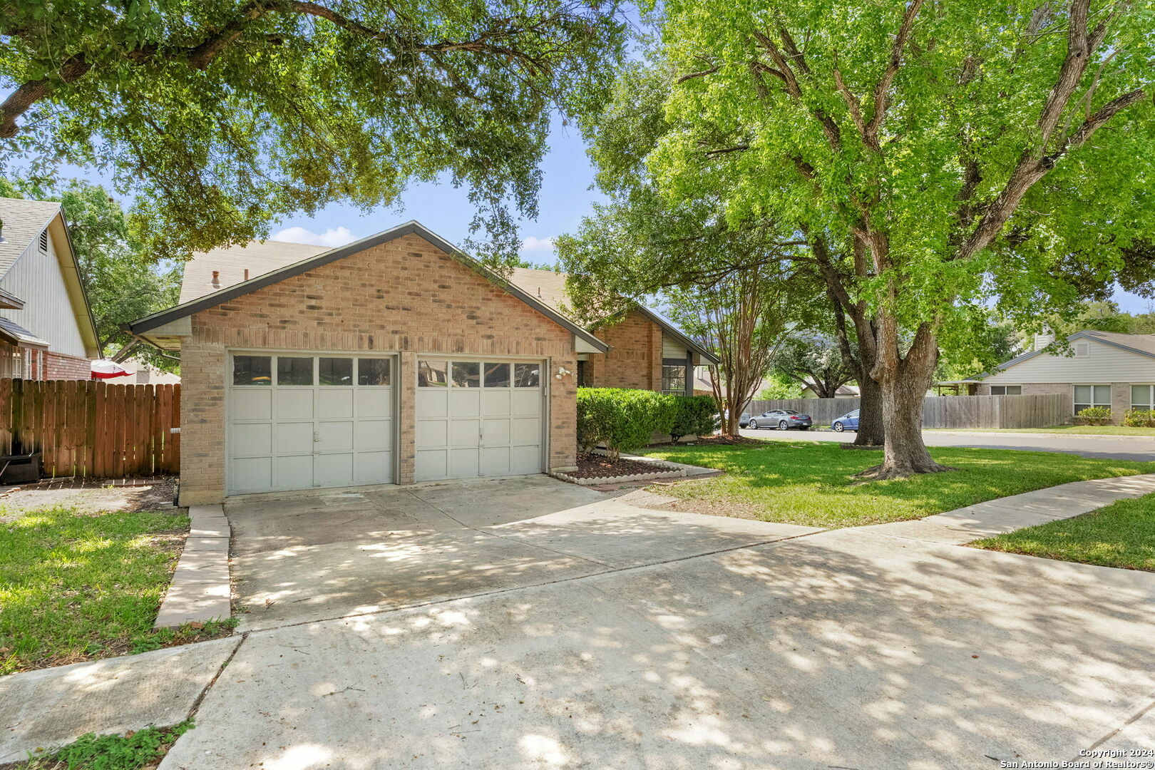 Property Photo: 8016 Forest Ash TX 78233