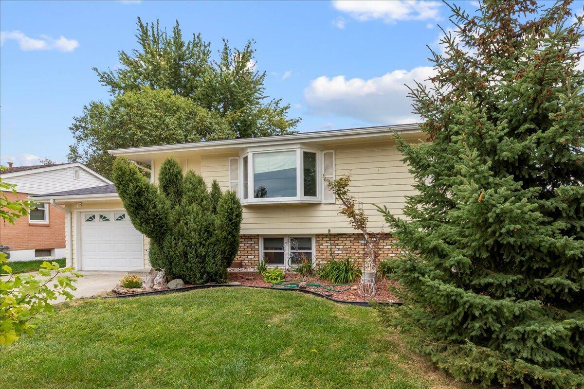 Property Photo:  37 Wenwood  Circle  IA 51501 