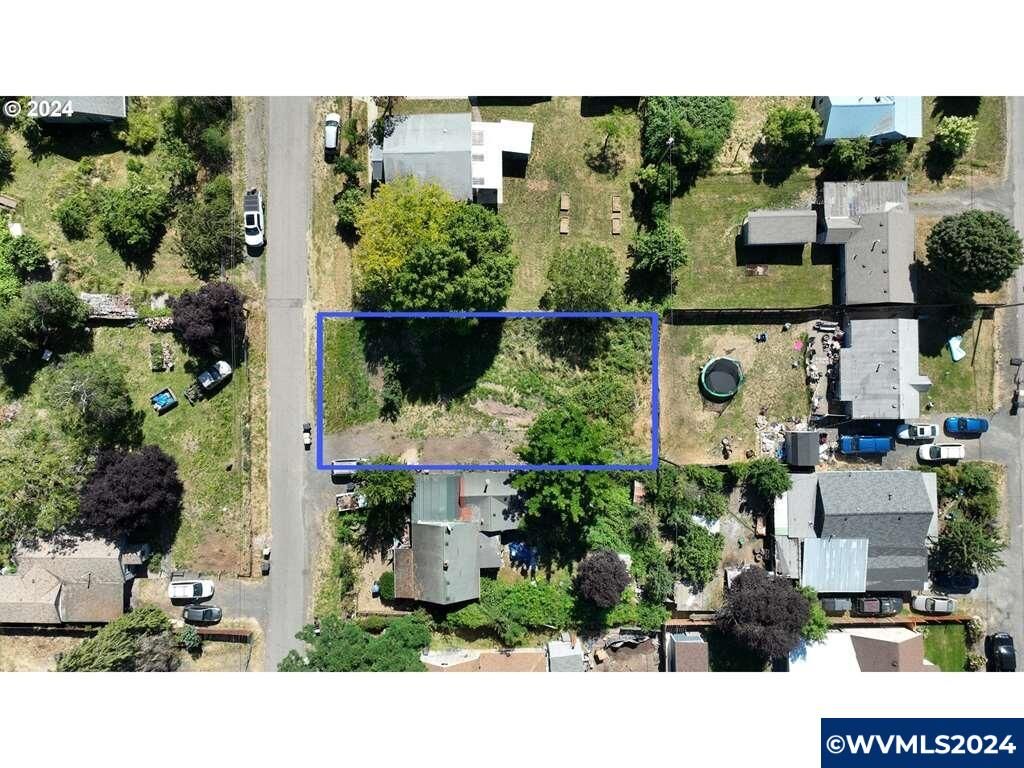Property Photo: Russell St OR 97355