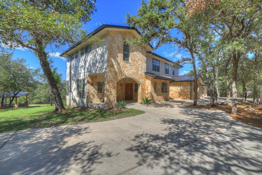 Property Photo:  2840 Paso Del Robles  TX 78666 