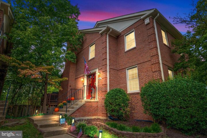 8218 La Faye Court  Alexandria VA 22306 photo