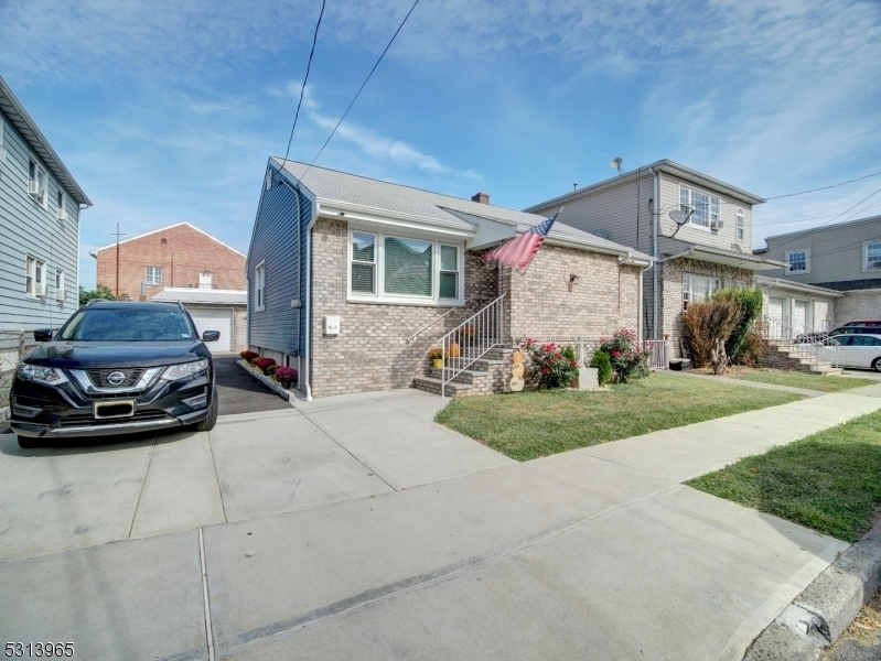 Property Photo:  411 Niles St  NJ 07202 