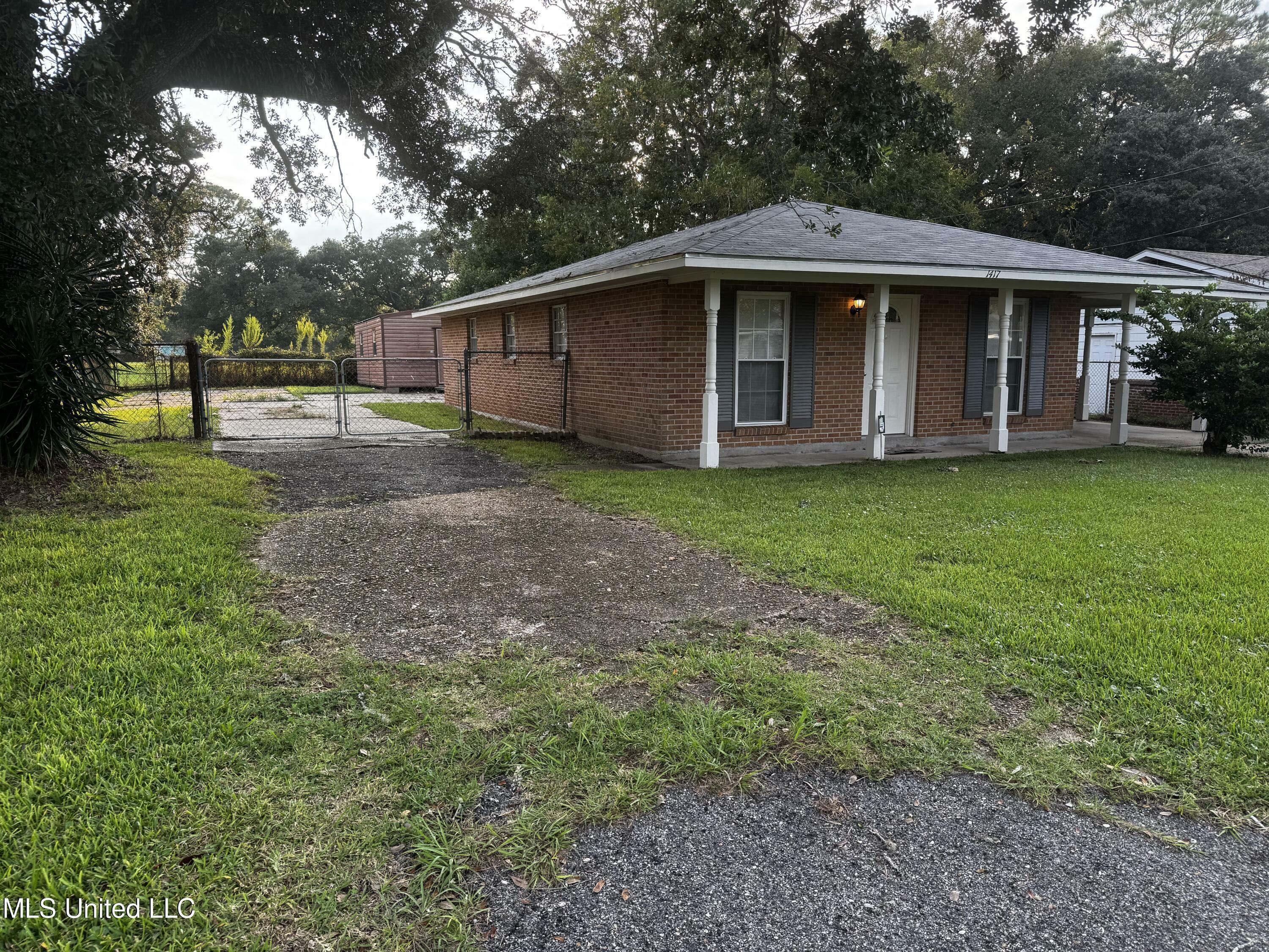 Property Photo:  1417 Lewis Avenue  MS 39501 