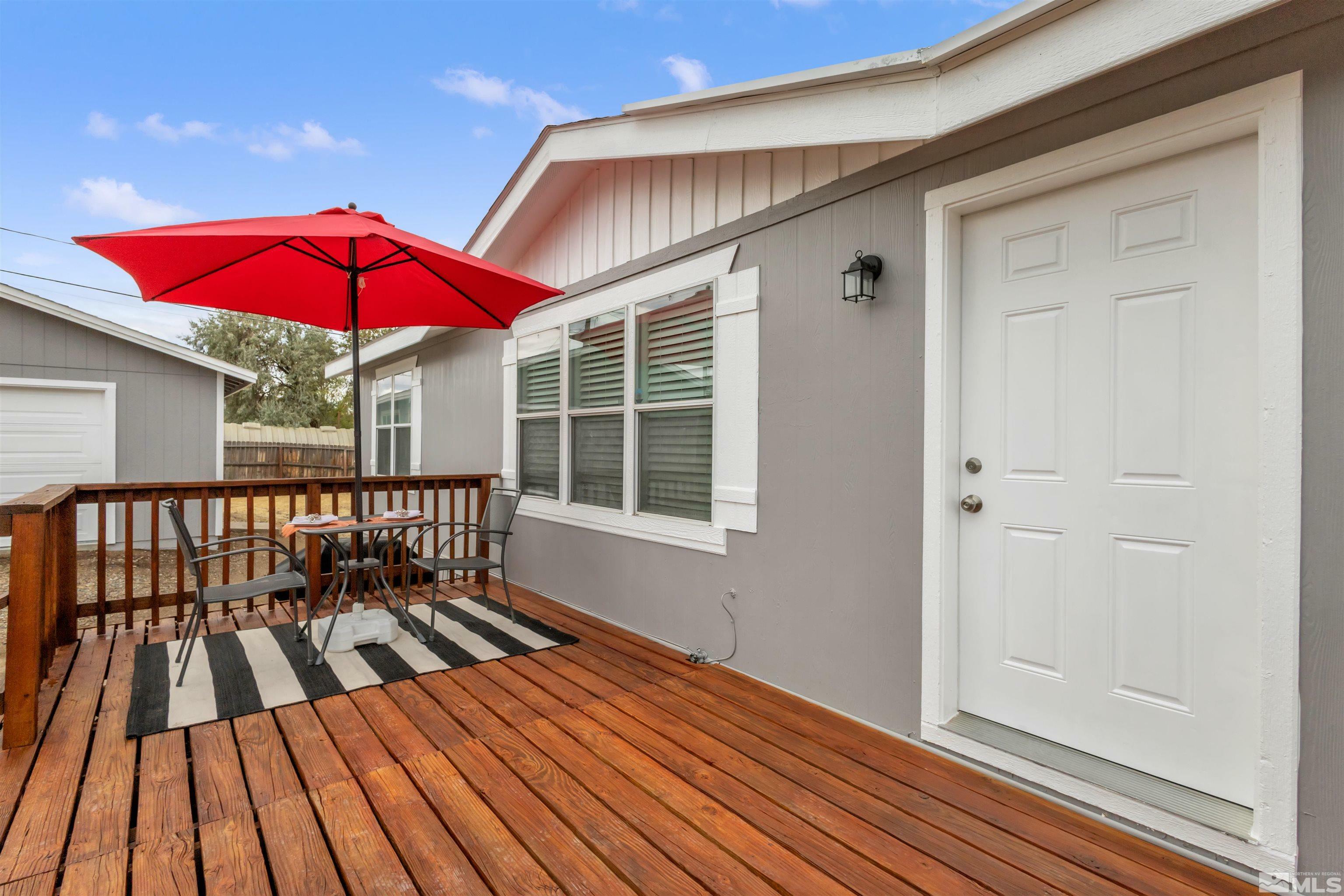 Property Photo:  507 Aloha Way  NV 89433 