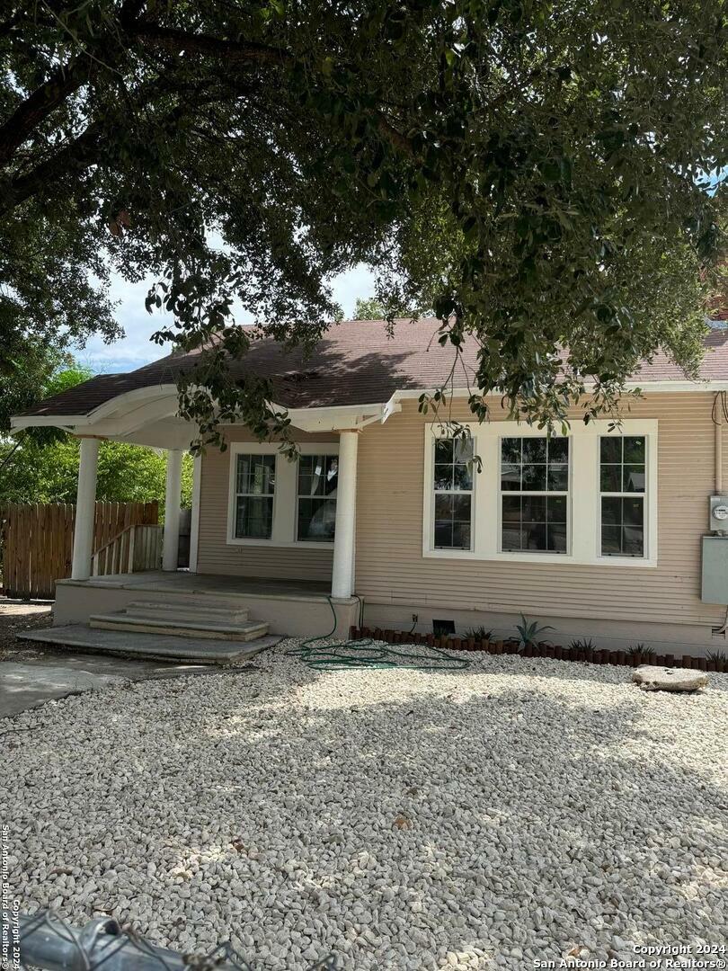 Property Photo:  1634 W Craig Pl  TX 78201 