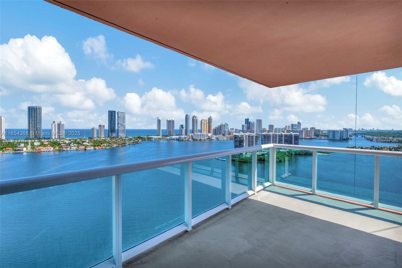 Property Photo: 3370 Hidden Bay Dr 2708 FL 33180