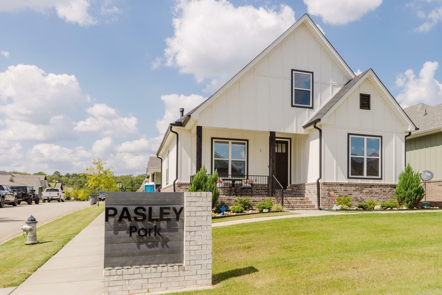 Property Photo:  1 Pasley Park  AR 72022 