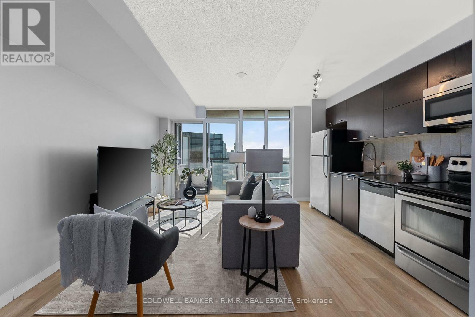 Property Photo:  38 Joe Shuster Way 1902  ON M6K 0A5 