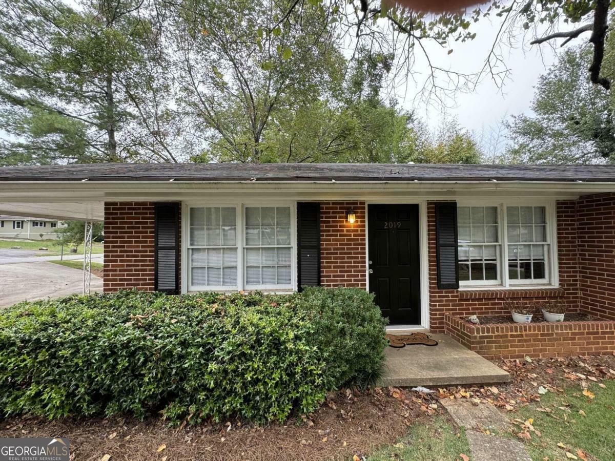 Property Photo:  2019 Lumpkin Street S 2019  GA 30606 