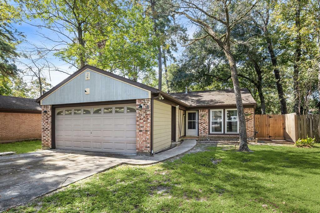 Property Photo:  4 Redberry Court  TX 77381 