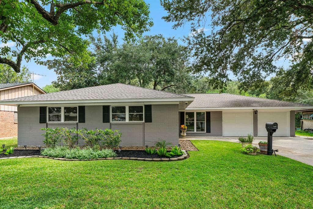 Property Photo:  1803 Happy Valley Drive  TX 77520 