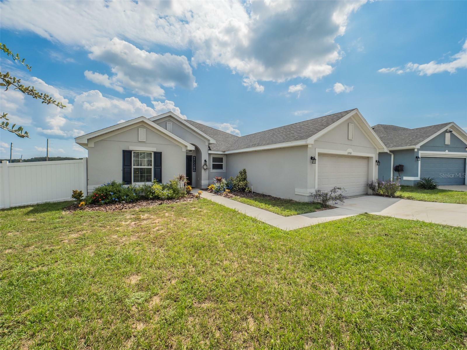 Property Photo:  31502 Broadwater Ave  FL 34748 