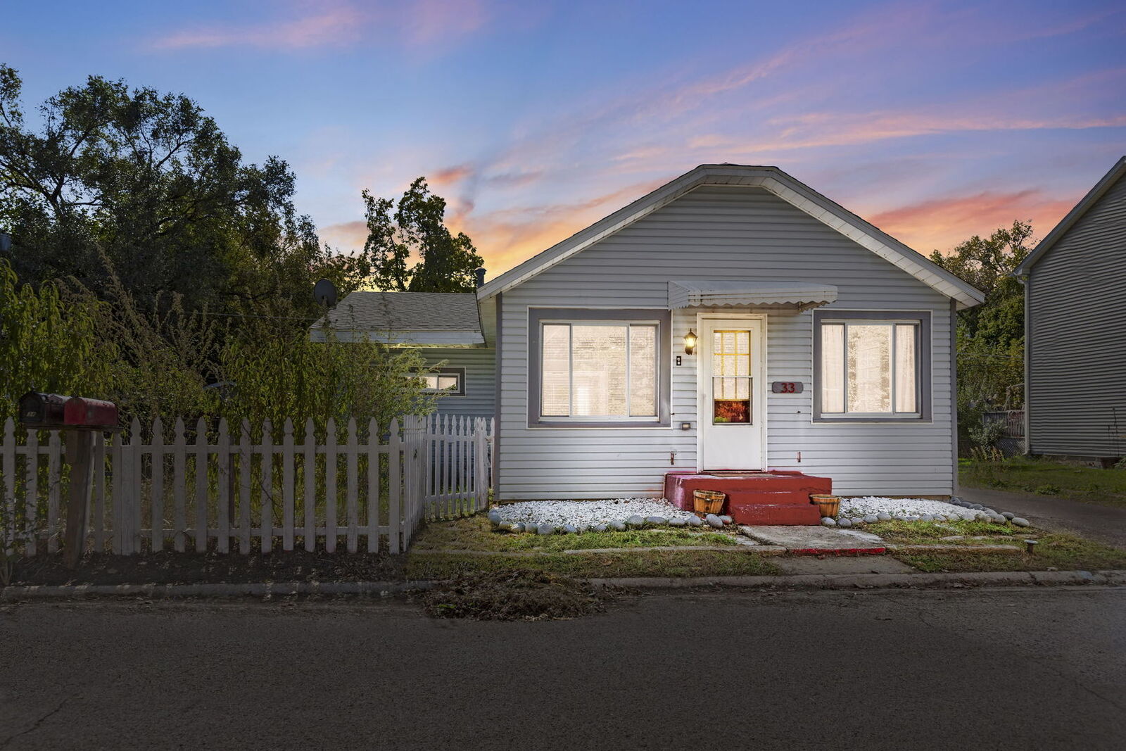 Property Photo: 33 Covington Road IL 60020