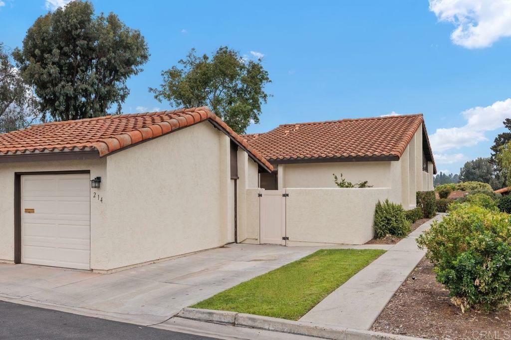 Property Photo: 214 Summerside Lane CA 92024