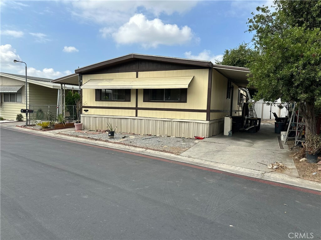 Property Photo:  2930 W Rialto Avenue 44  CA 92376 