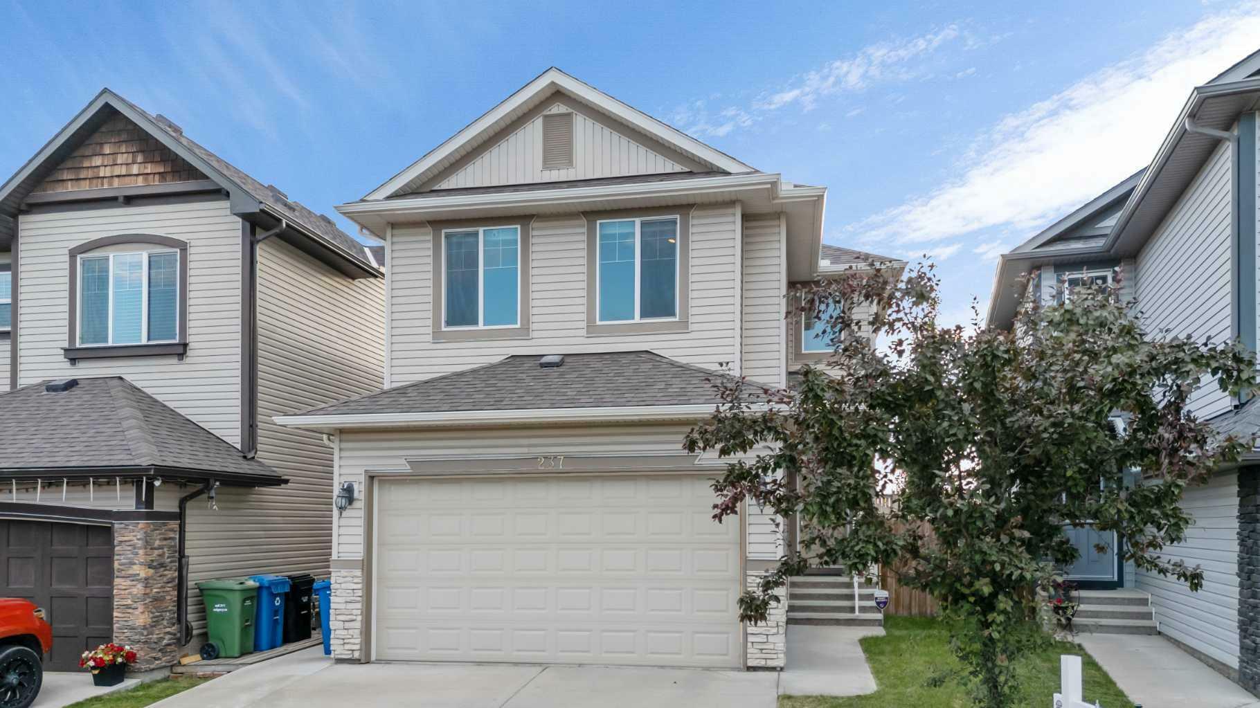 237 Panton Way NW  Calgary AB T3K 0X4 photo