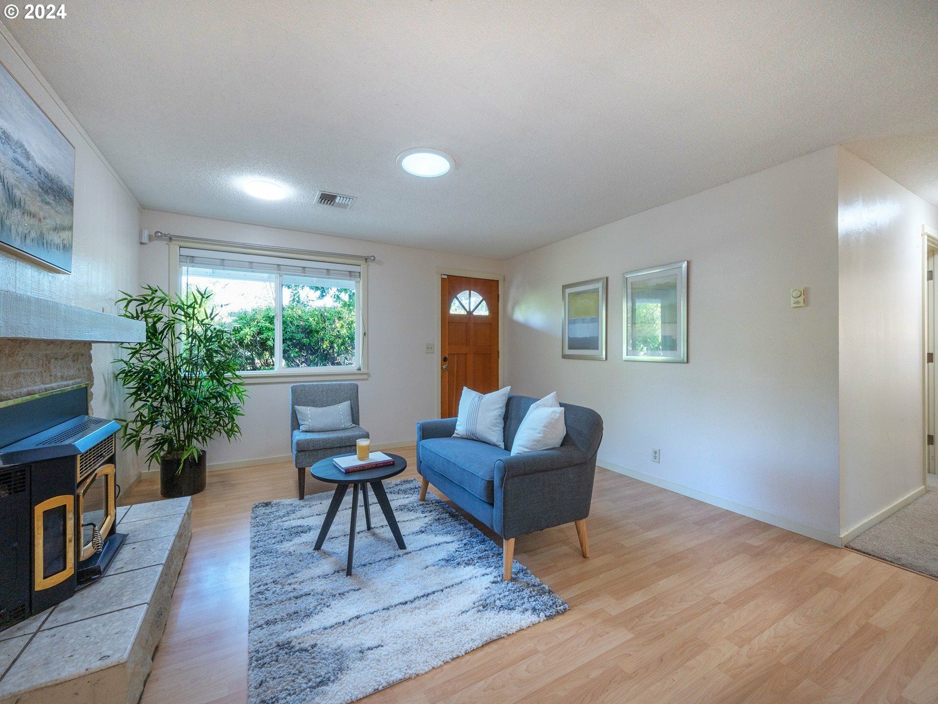 Property Photo:  3596 Western Dr  OR 97401 