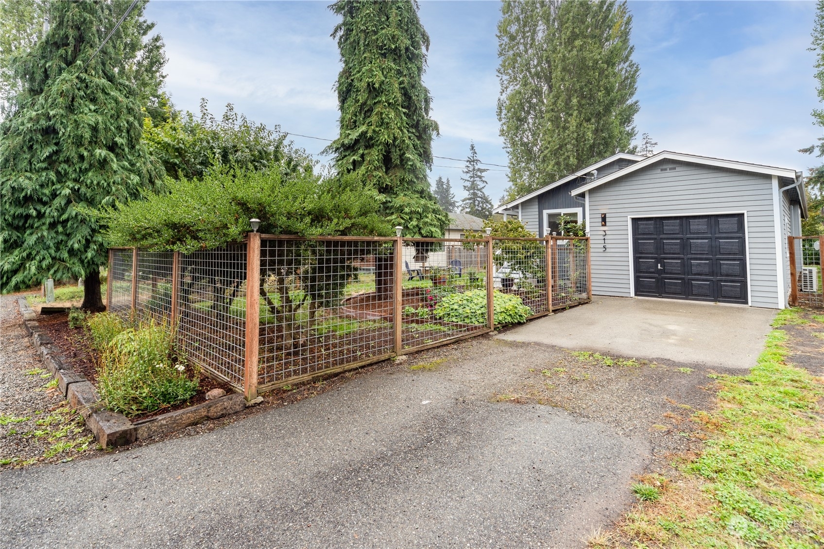 Property Photo:  315 Sherman Street  WA 98368 