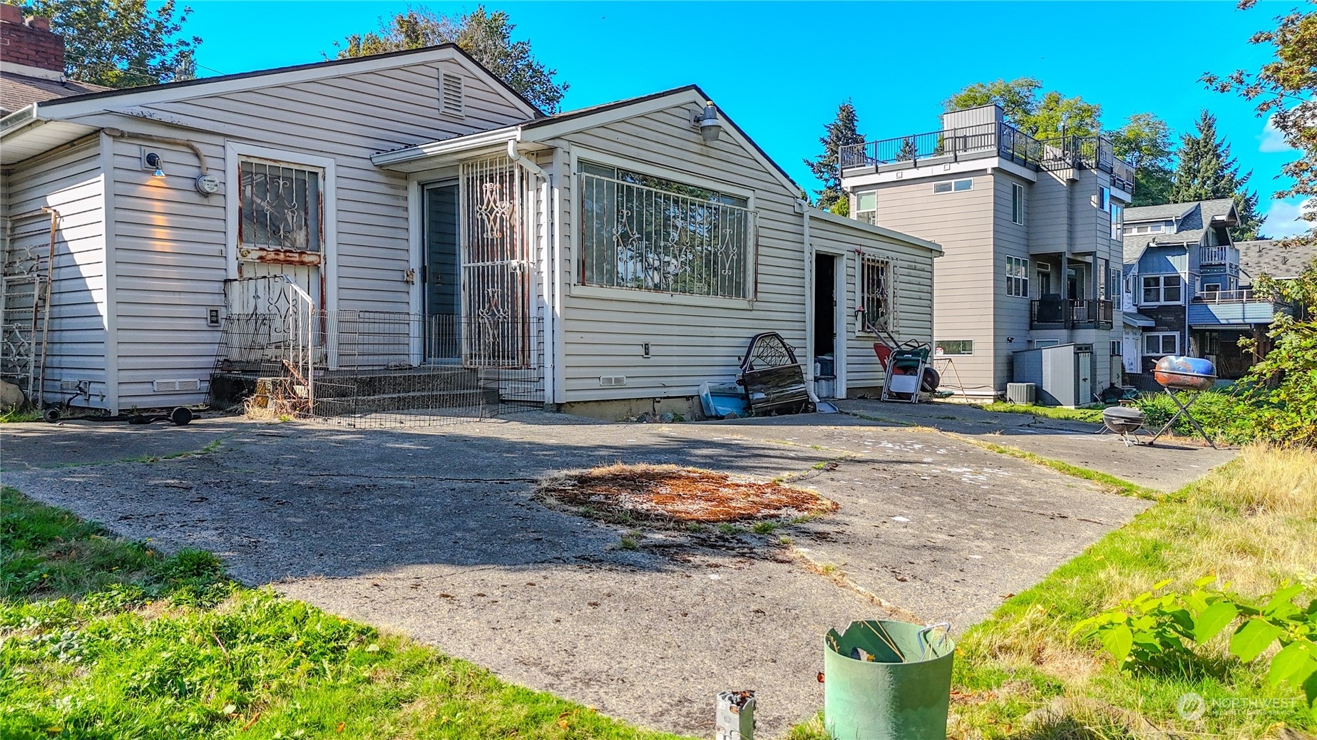 Property Photo: 336 25th Ave E WA 98112
