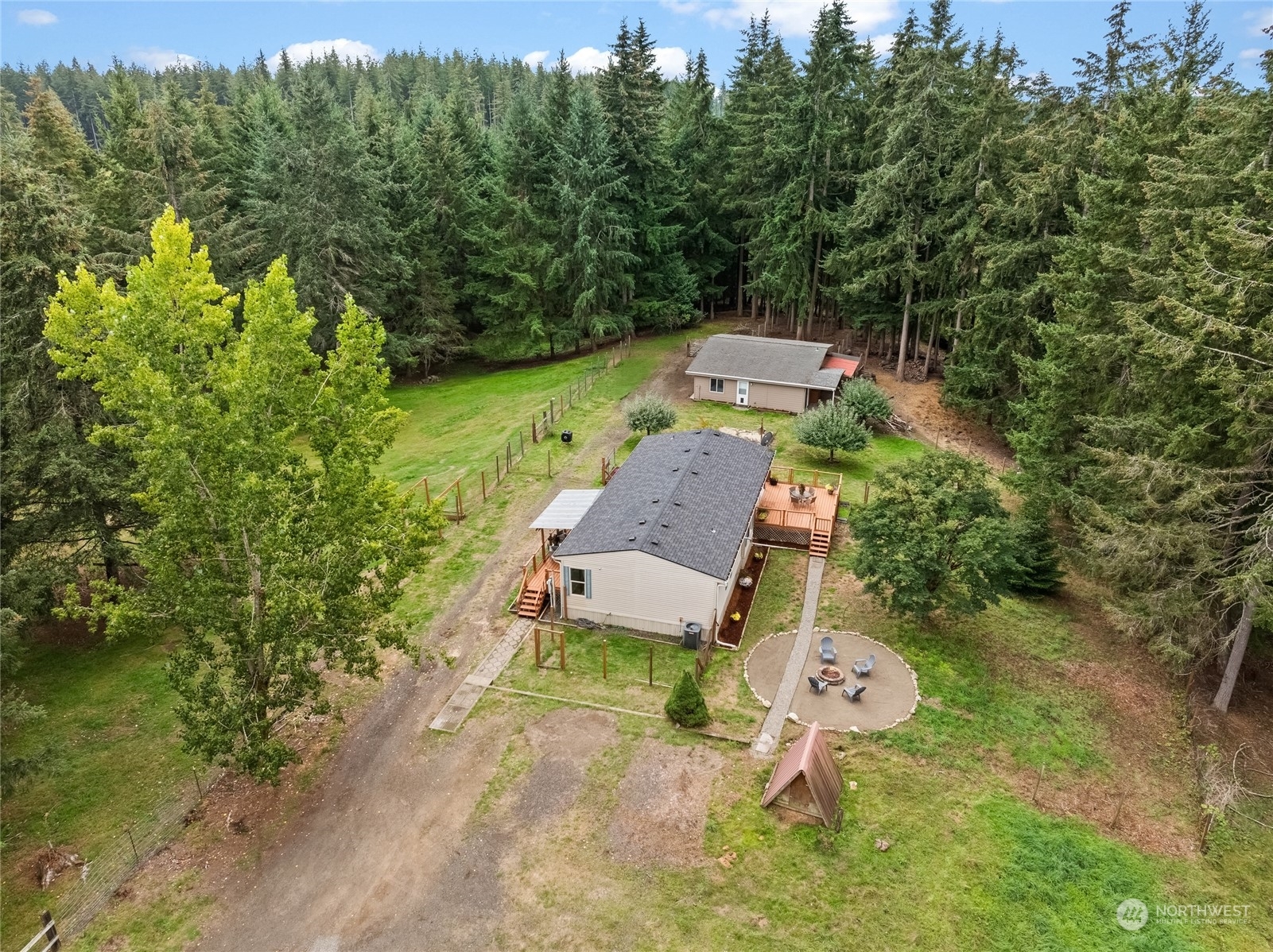 Property Photo:  5522 SW Paradise Lane  WA 98367 