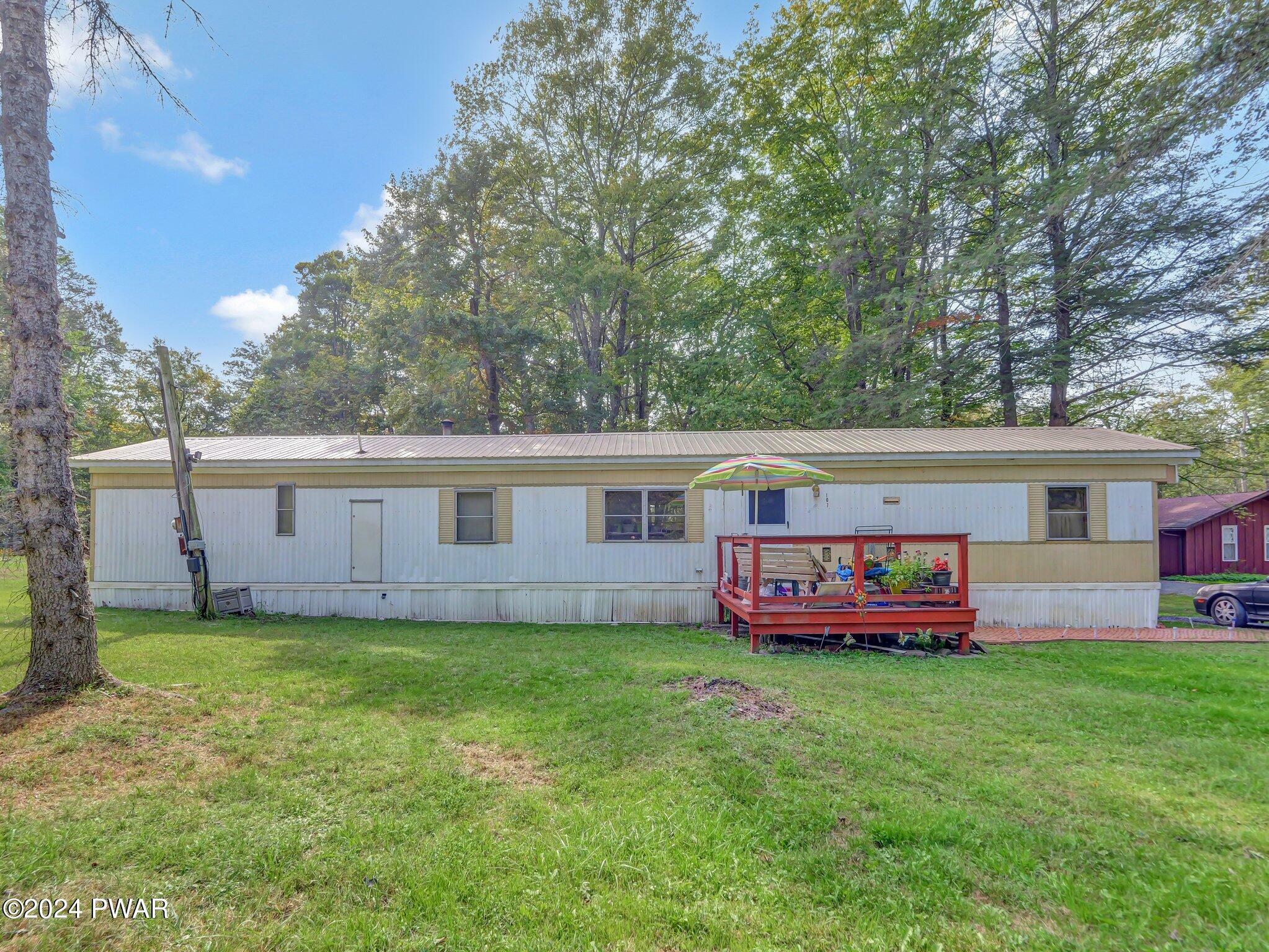 Property Photo:  109 Paradise Lane  PA 18426 