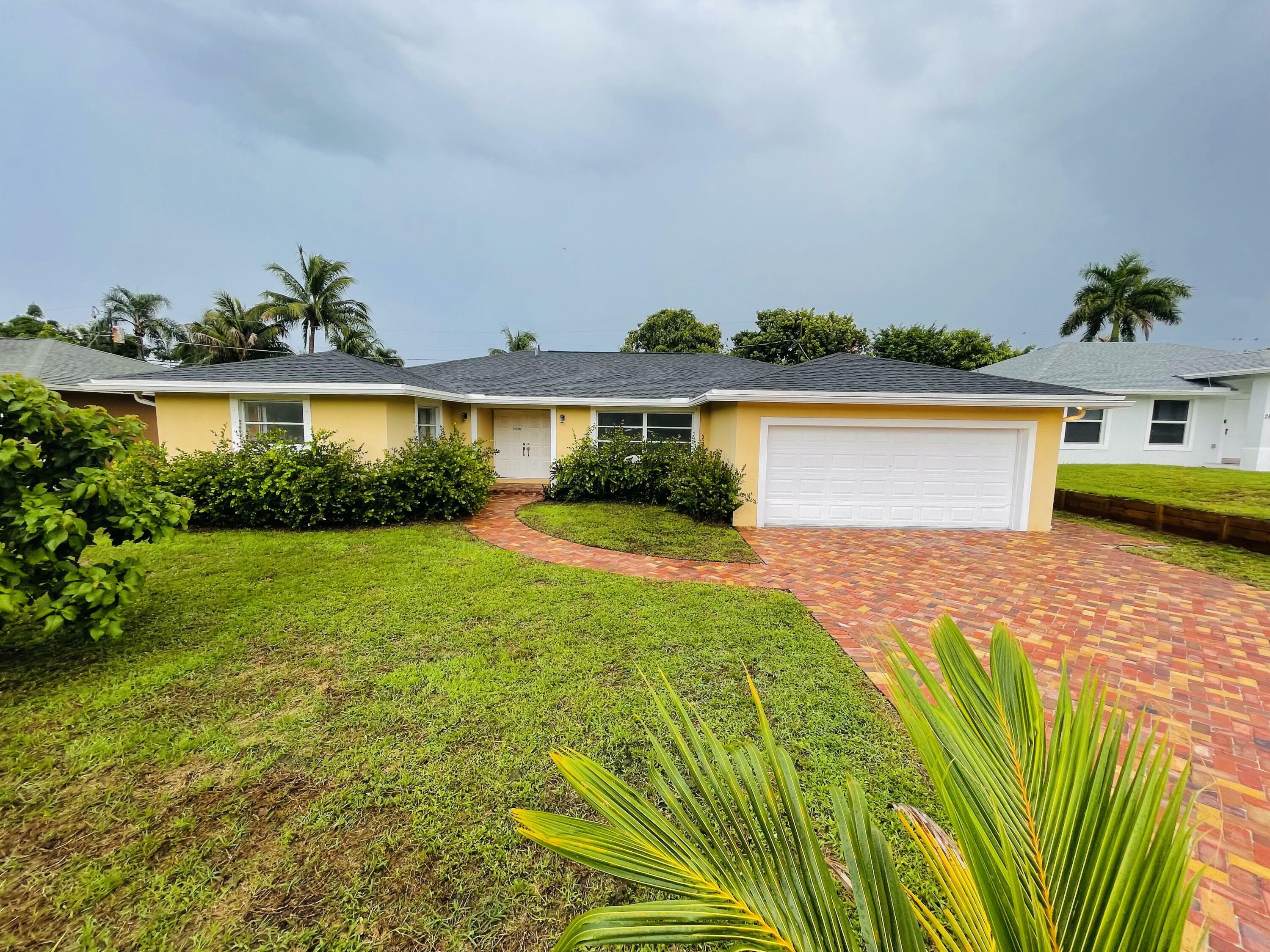 Property Photo:  2826 Floral Road  FL 33462 