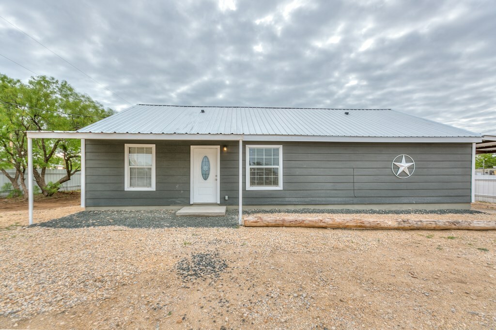 Property Photo:  11318 Dallas St  TX 76934 