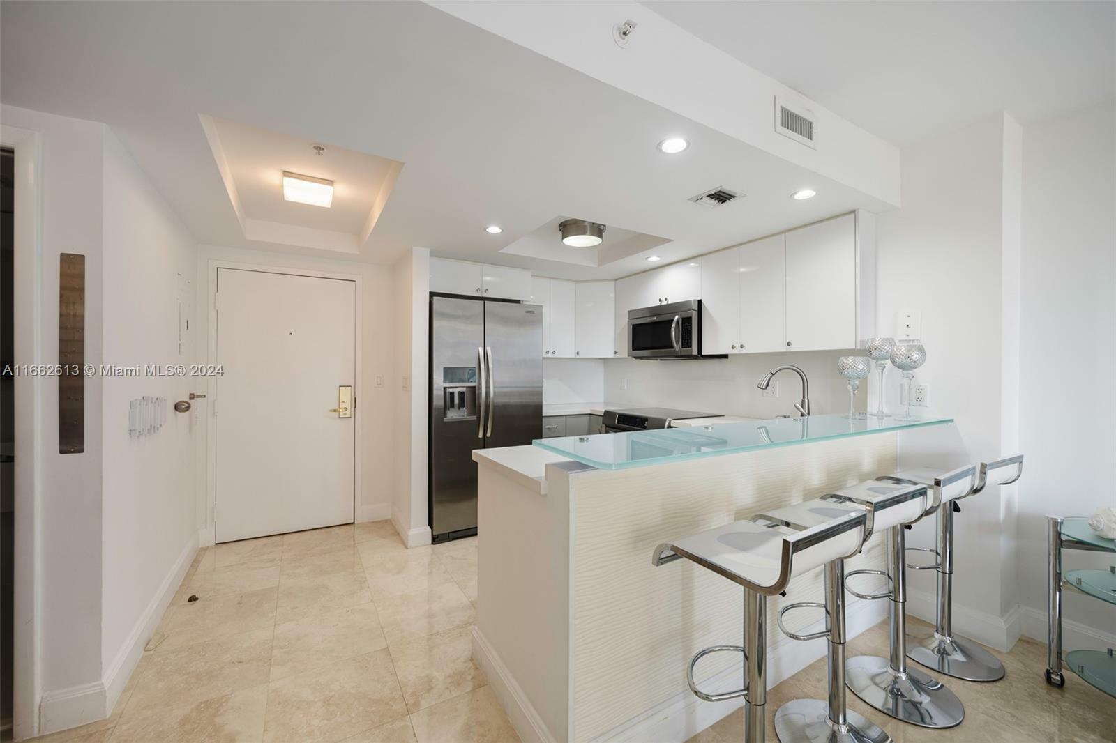 Property Photo:  2951 S Bayshore Dr 1005  FL 33133 