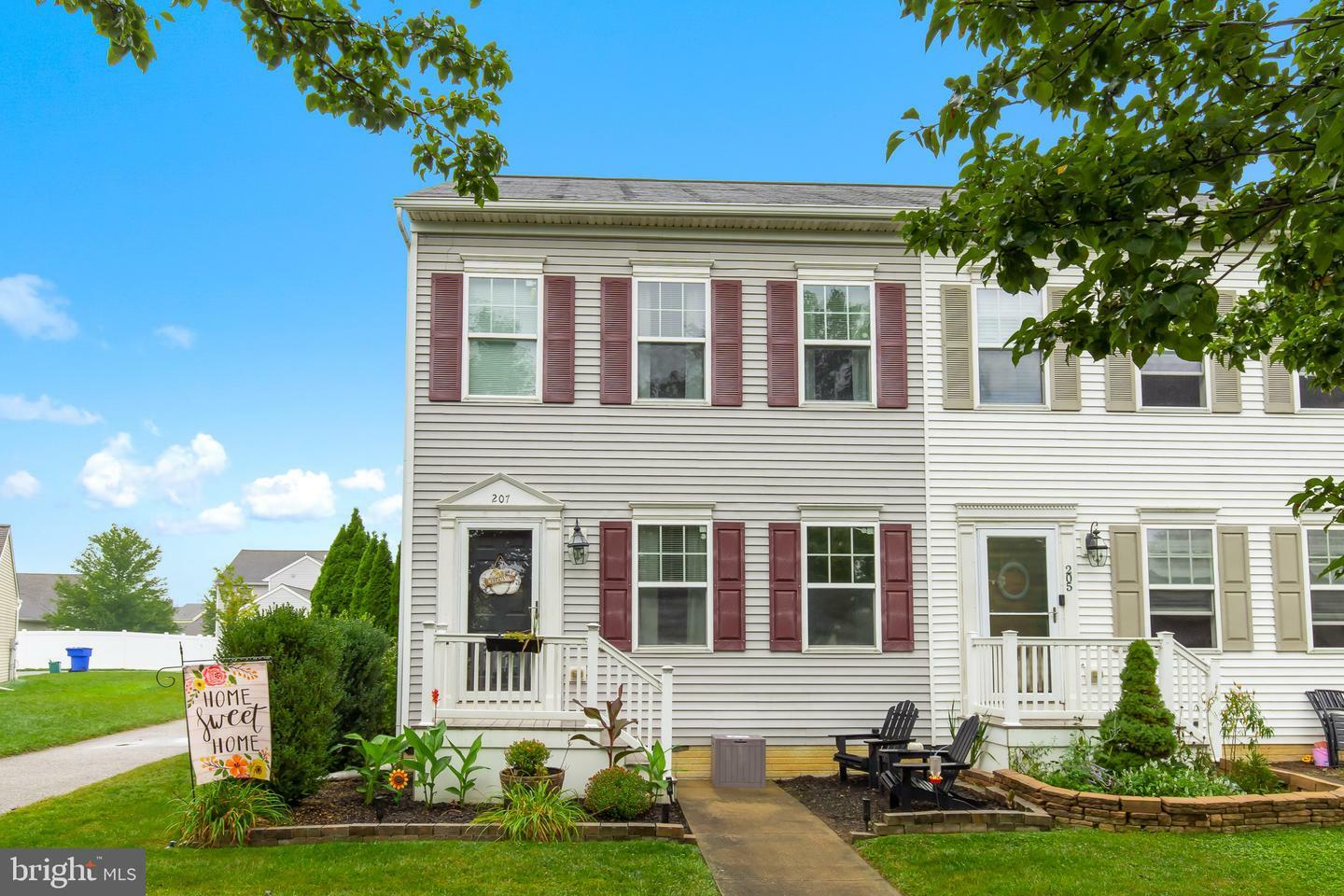 Property Photo: 207 Heathersage Drive PA 17547