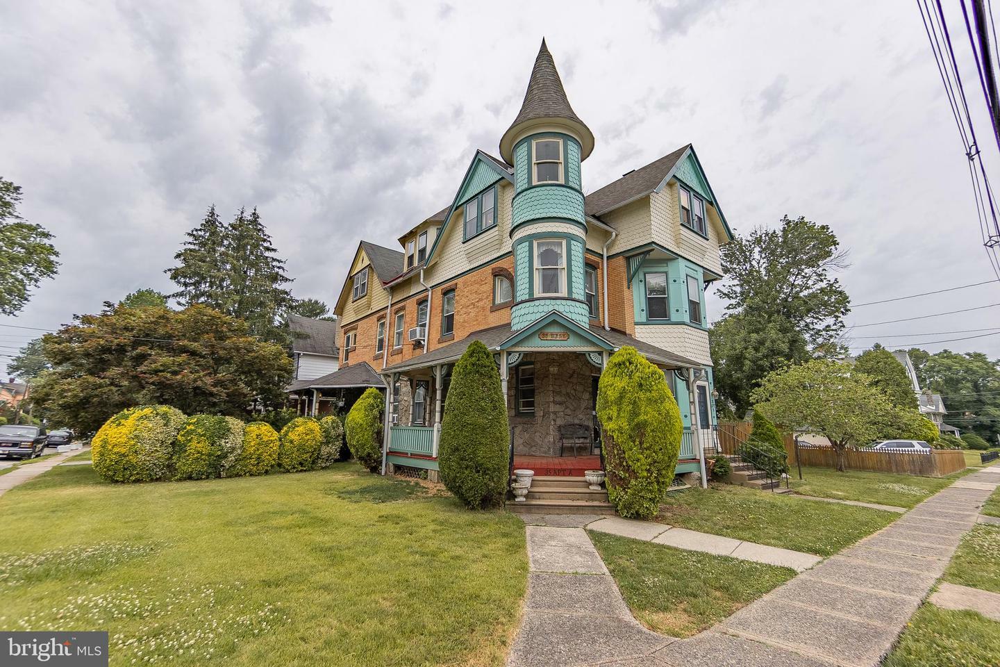 Property Photo: 35 W La Crosse Avenue A PA 19050