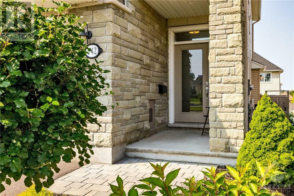 Property Photo:  742 Cap Diamant Way  ON K4A 1J9 