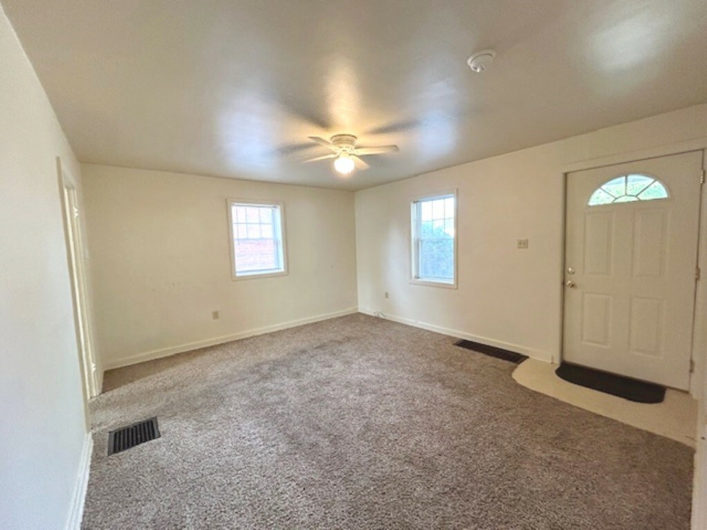 Property Photo:  618 Japan Street  PA 16502 