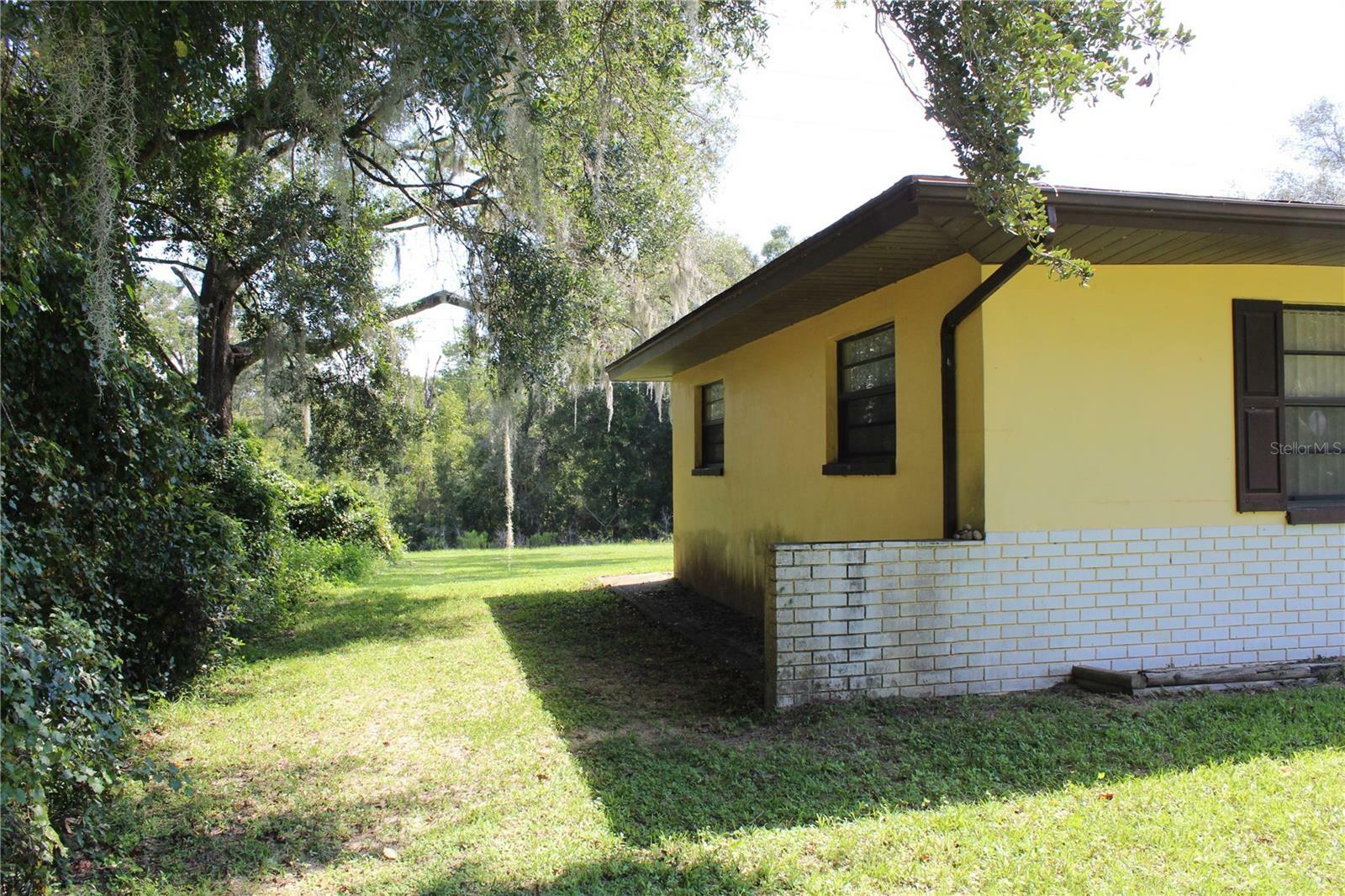 Property Photo:  1031 N Rooks Avenue  FL 34453 