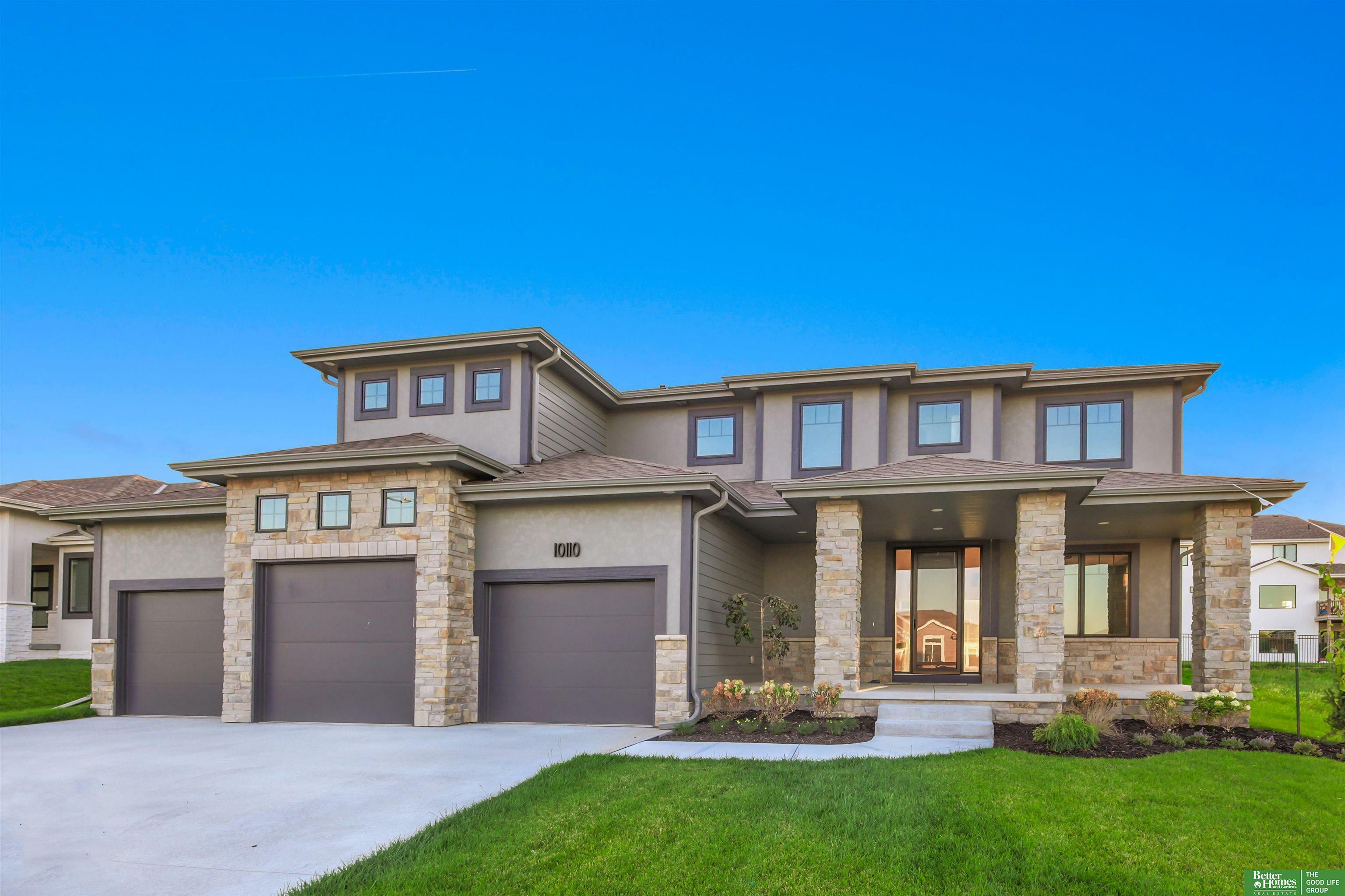 Property Photo: 10110 S 191 Street NE 68136