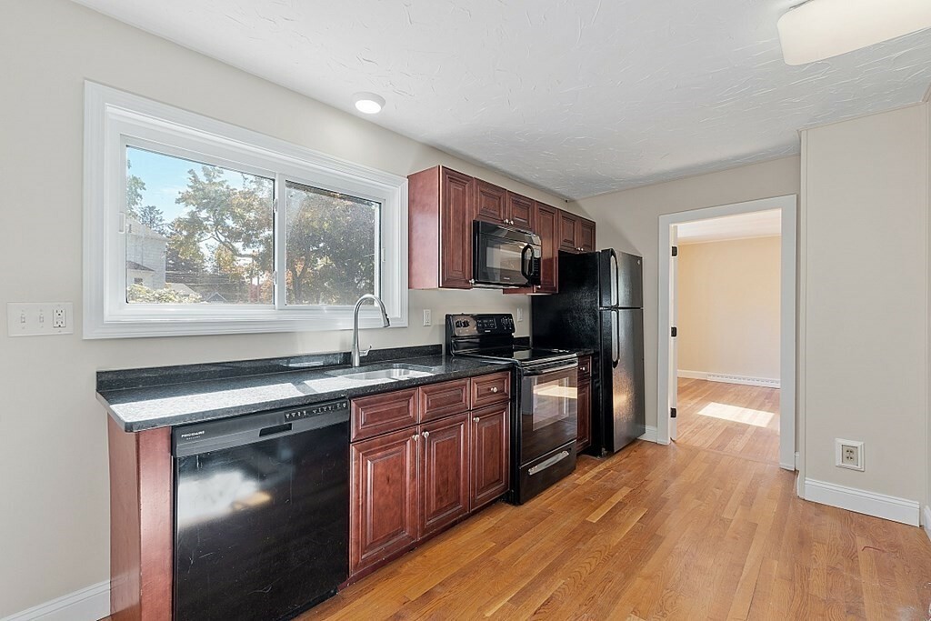 Property Photo:  15 Wood Ave 15  MA 01845 