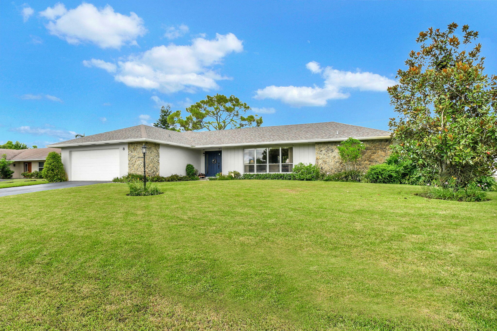 Property Photo:  8 W Cypress Road  FL 33467 