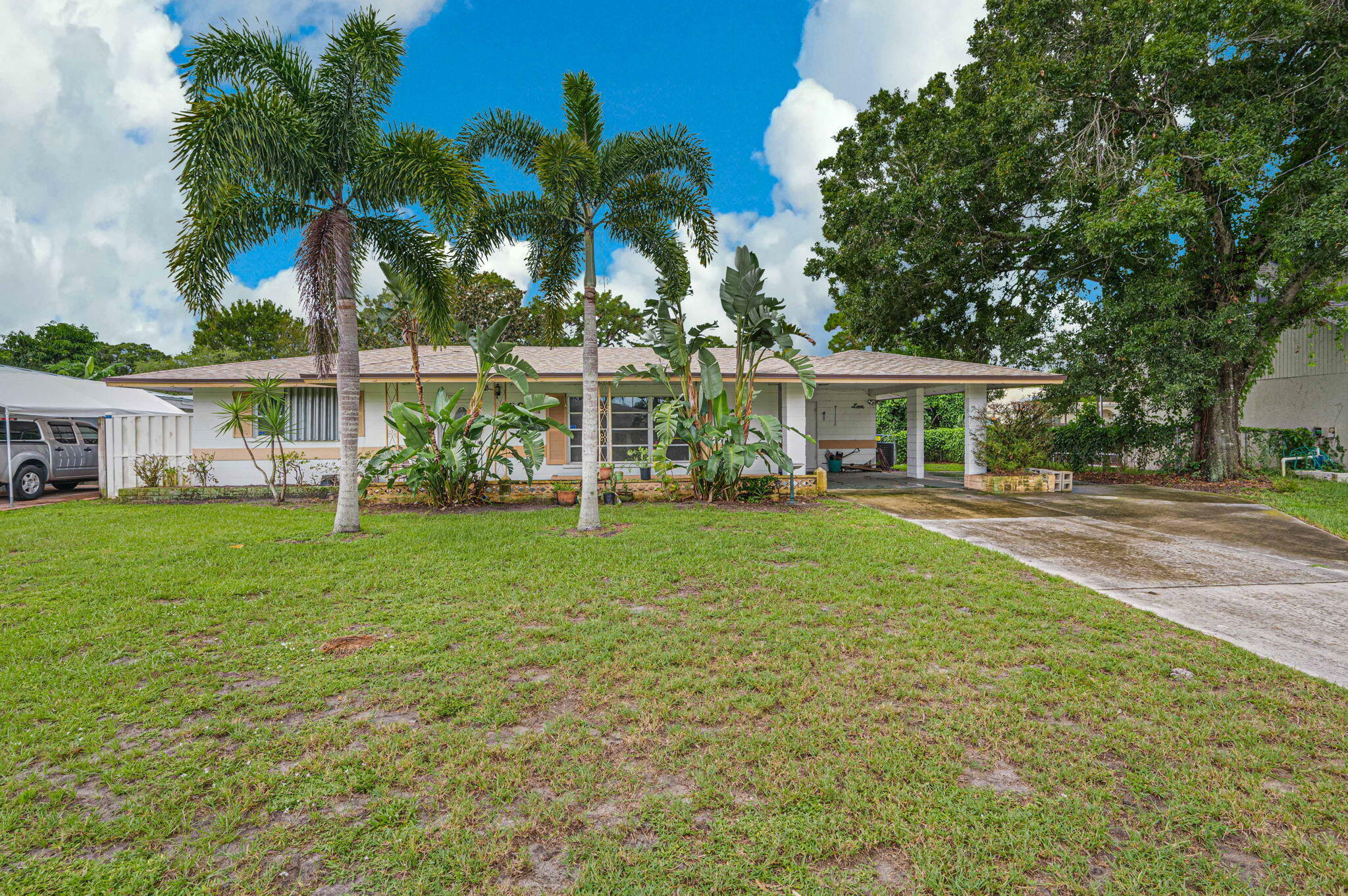 Property Photo:  1925 Royal Palm Drive  FL 34982 