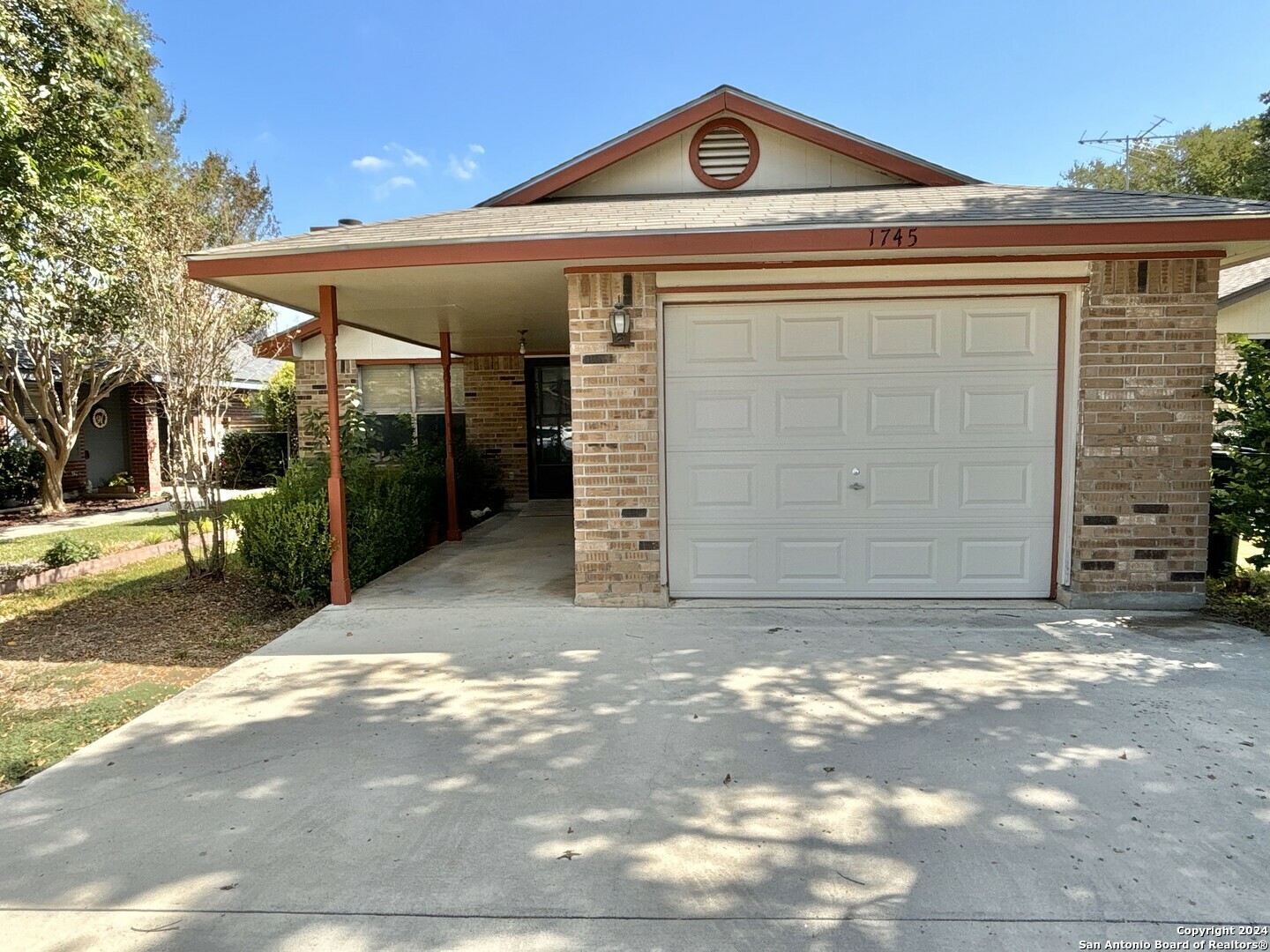 1745 Broadmoor Dr  New Braunfels TX 78130 photo