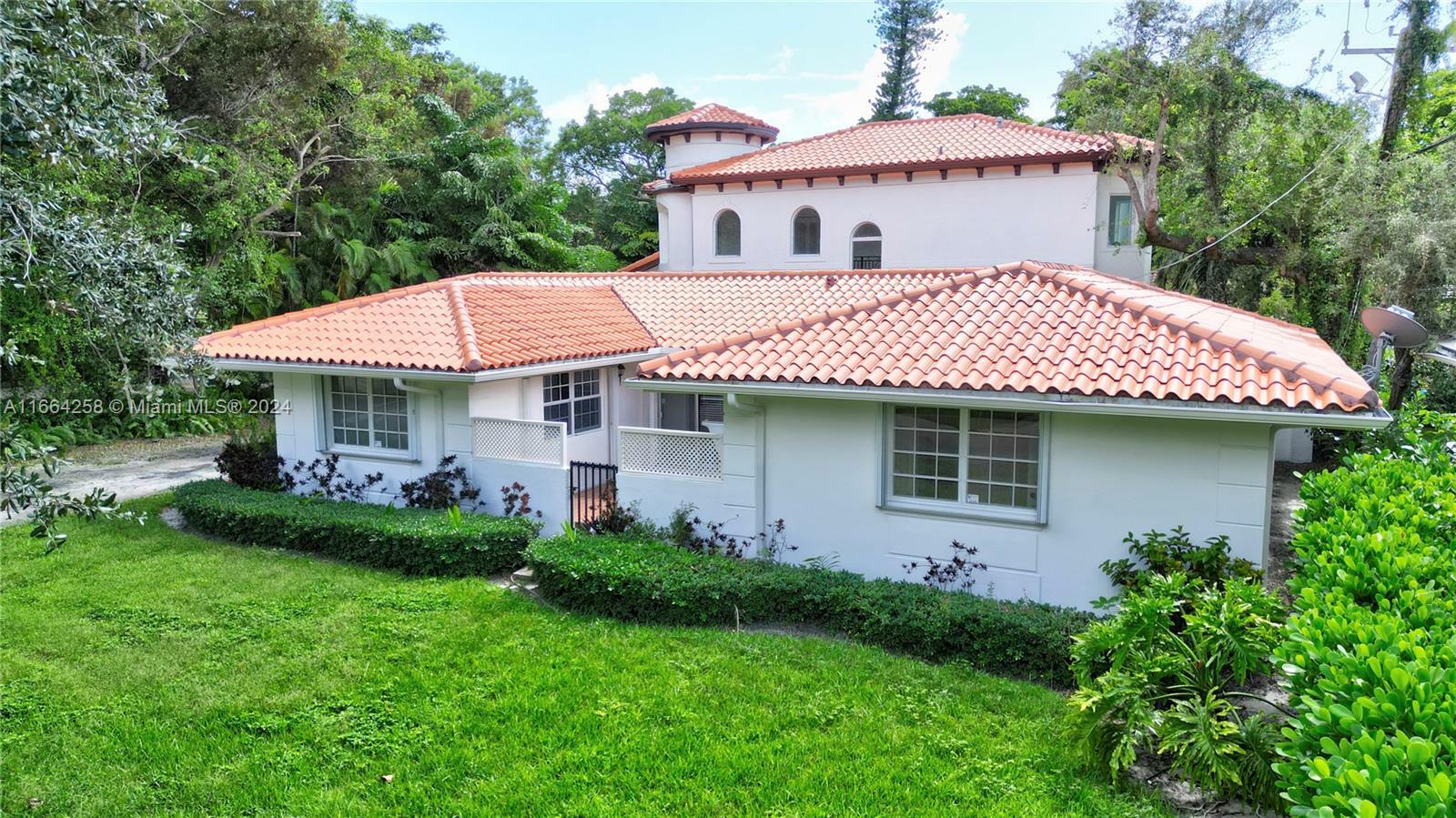 Property Photo:  400 Amalfi Ave  FL 33146 