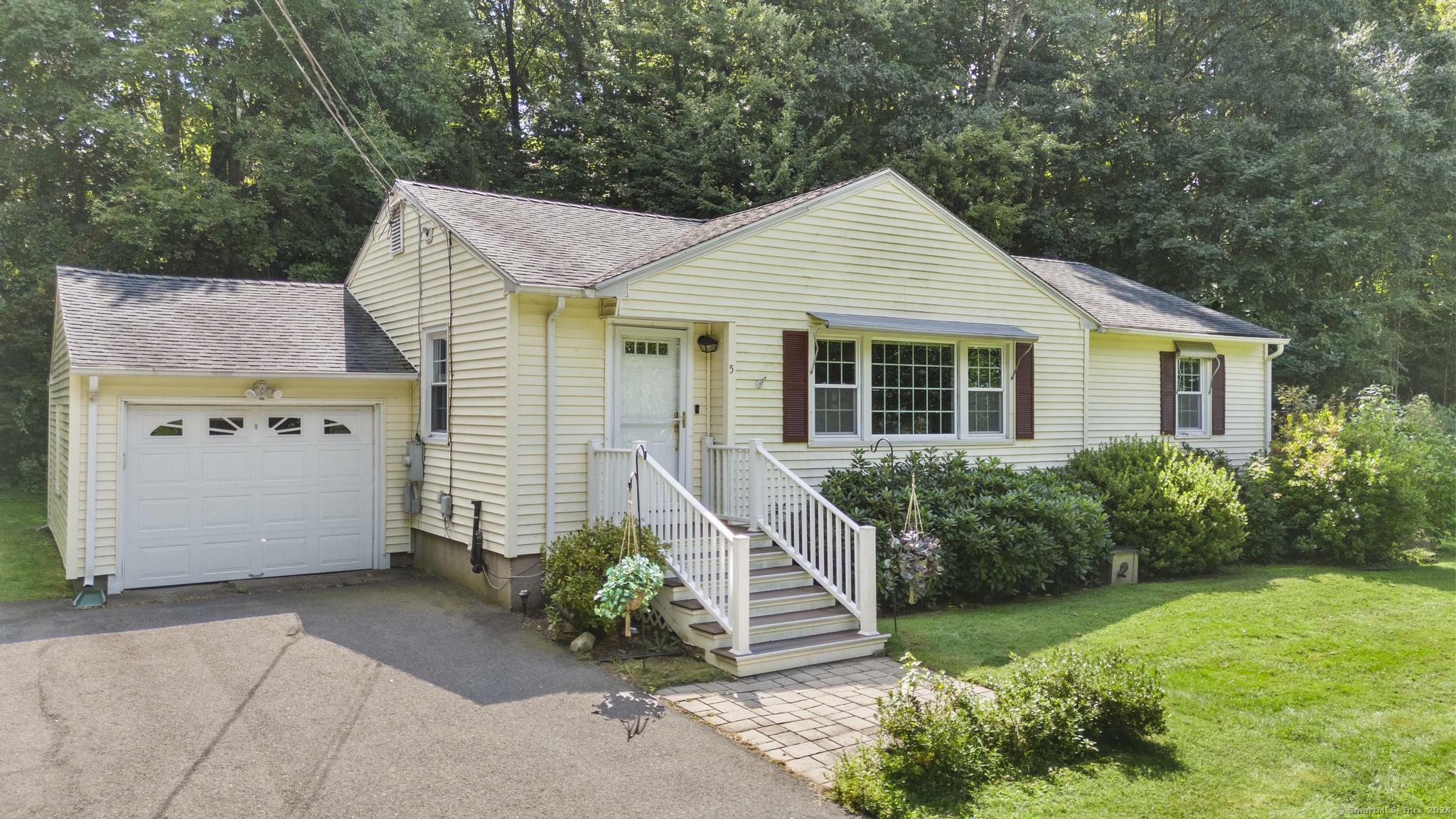 Property Photo:  5 Rockview Drive  CT 06410 