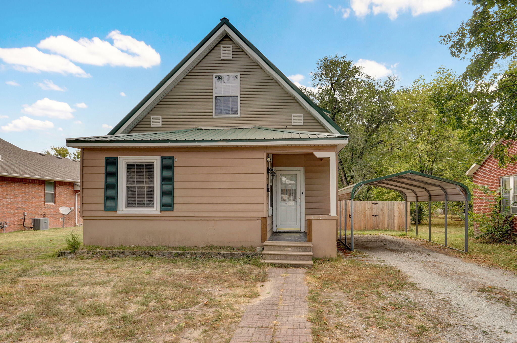 Property Photo:  1109 4th Street  MO 65708 