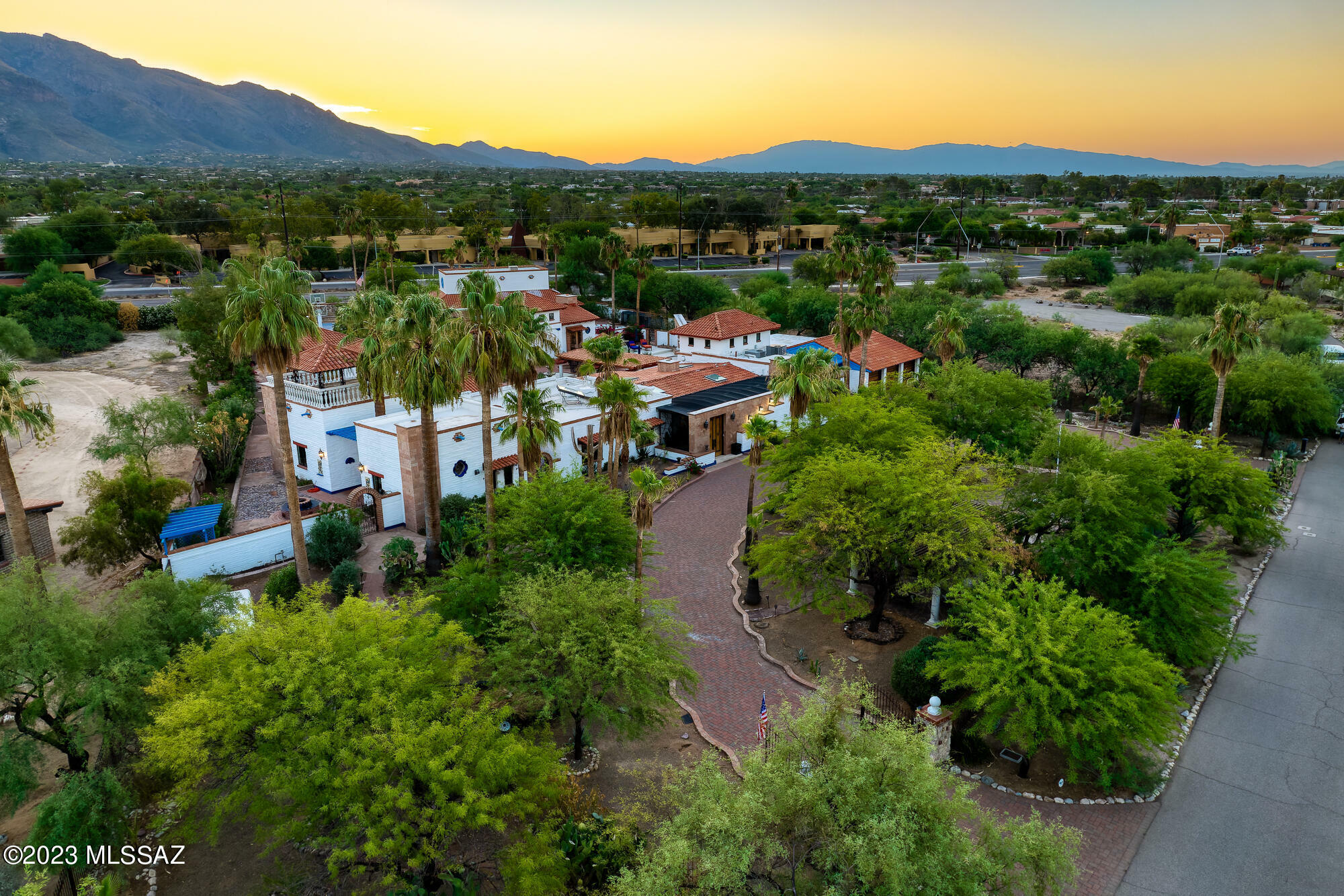 Property Photo:  6670 N Casas Adobes Road  AZ 85704 