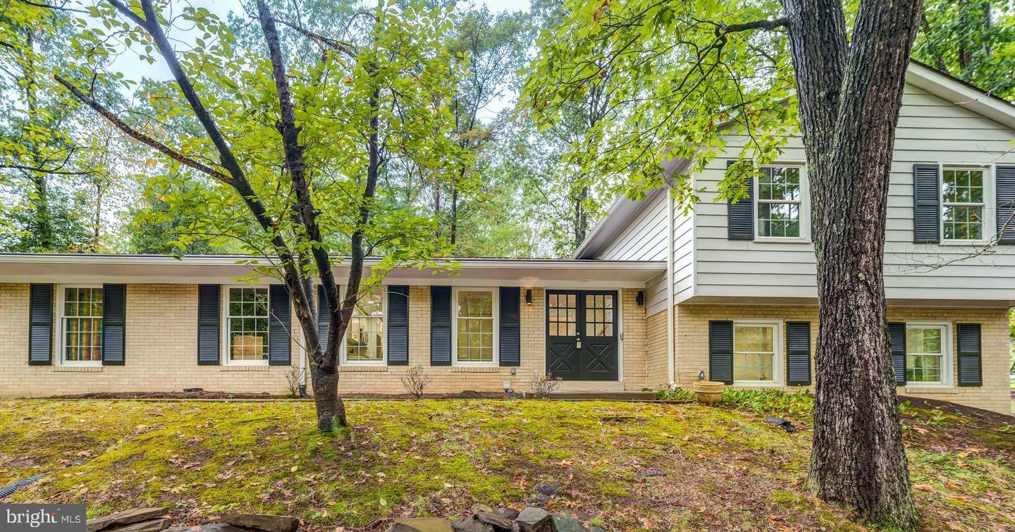 Property Photo:  11220 Hunting Horn Lane  VA 20191 