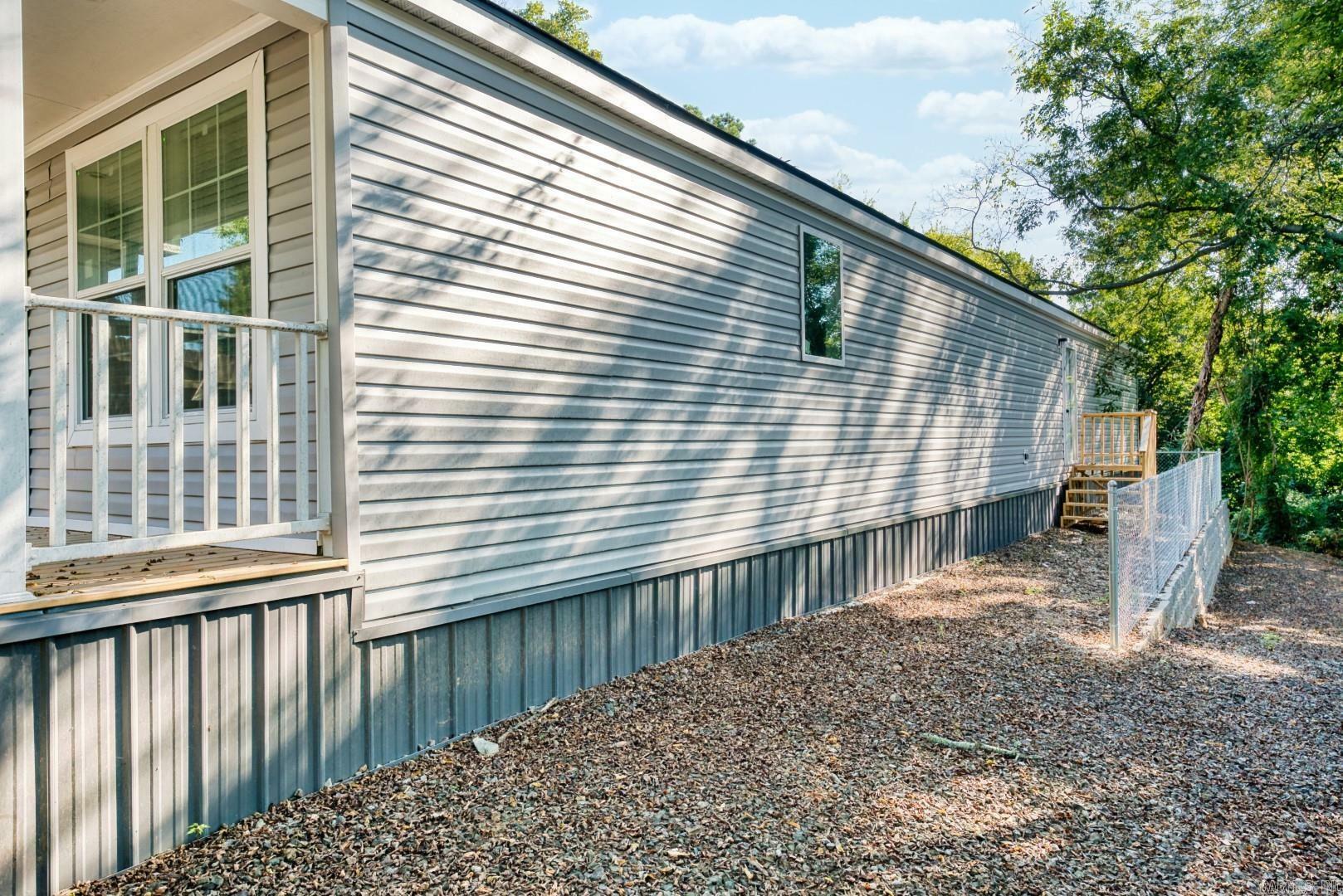 Property Photo:  813 School Street  AR 71913 