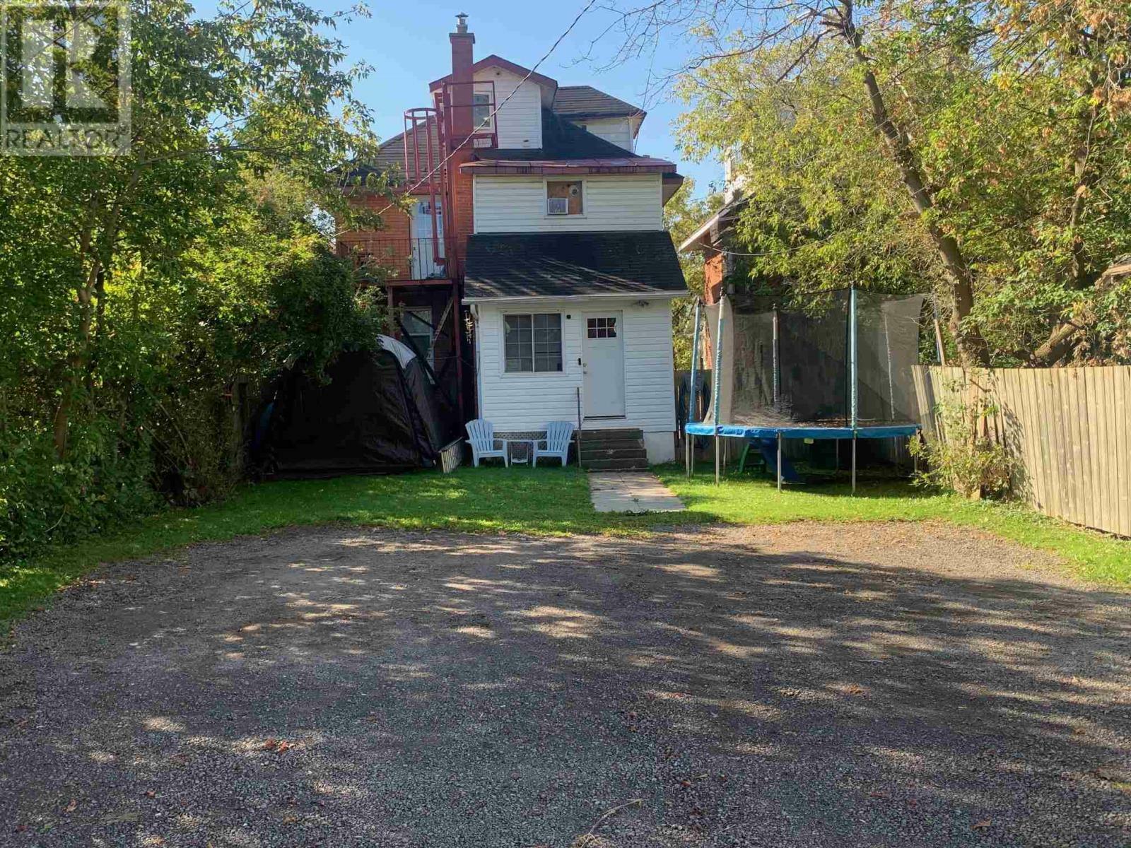 Photo de la propriété:  42 Cathcart St  ON P6A 1C9 