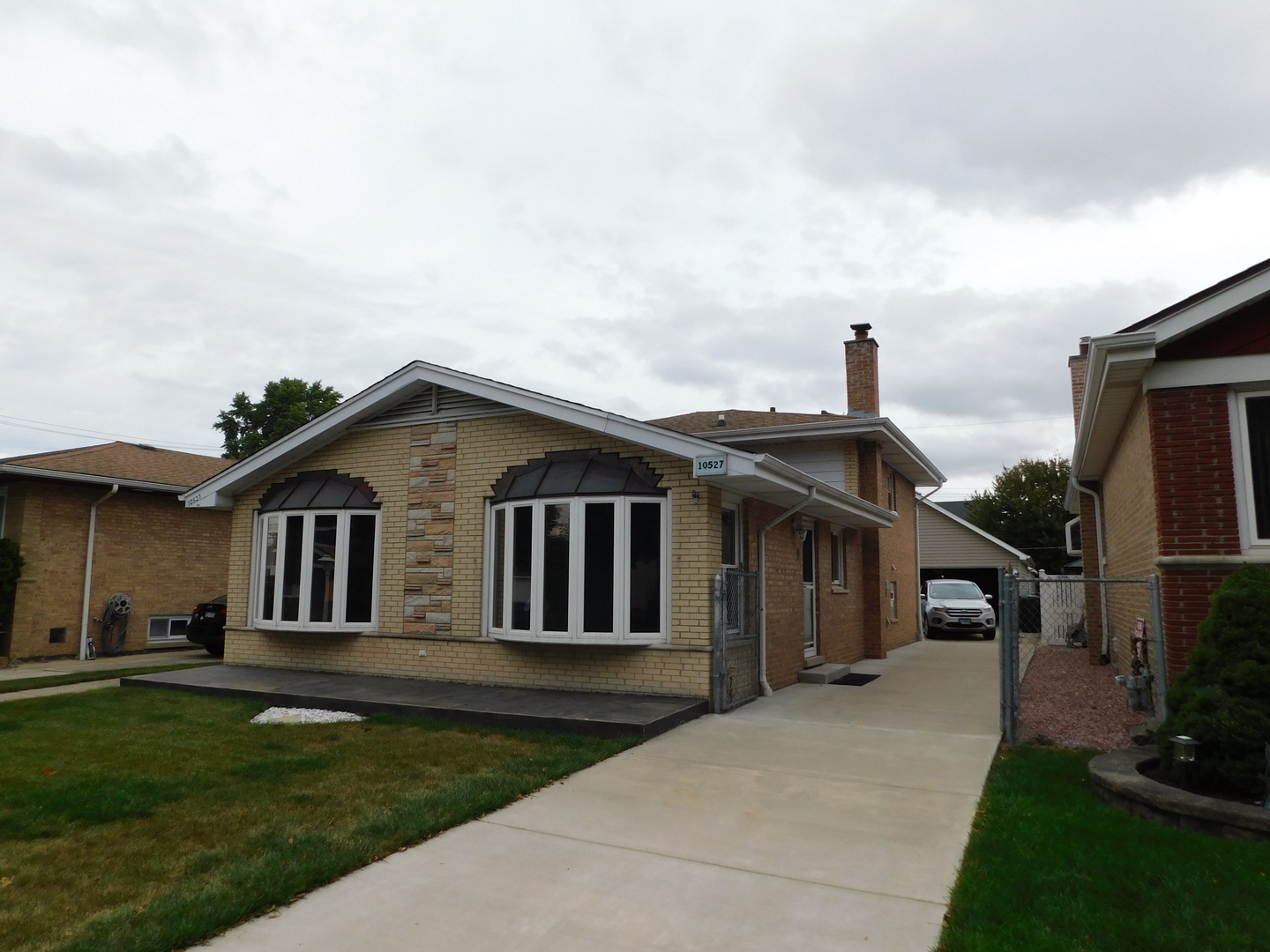 Property Photo:  10527 S Harding Avenue  IL 60655 