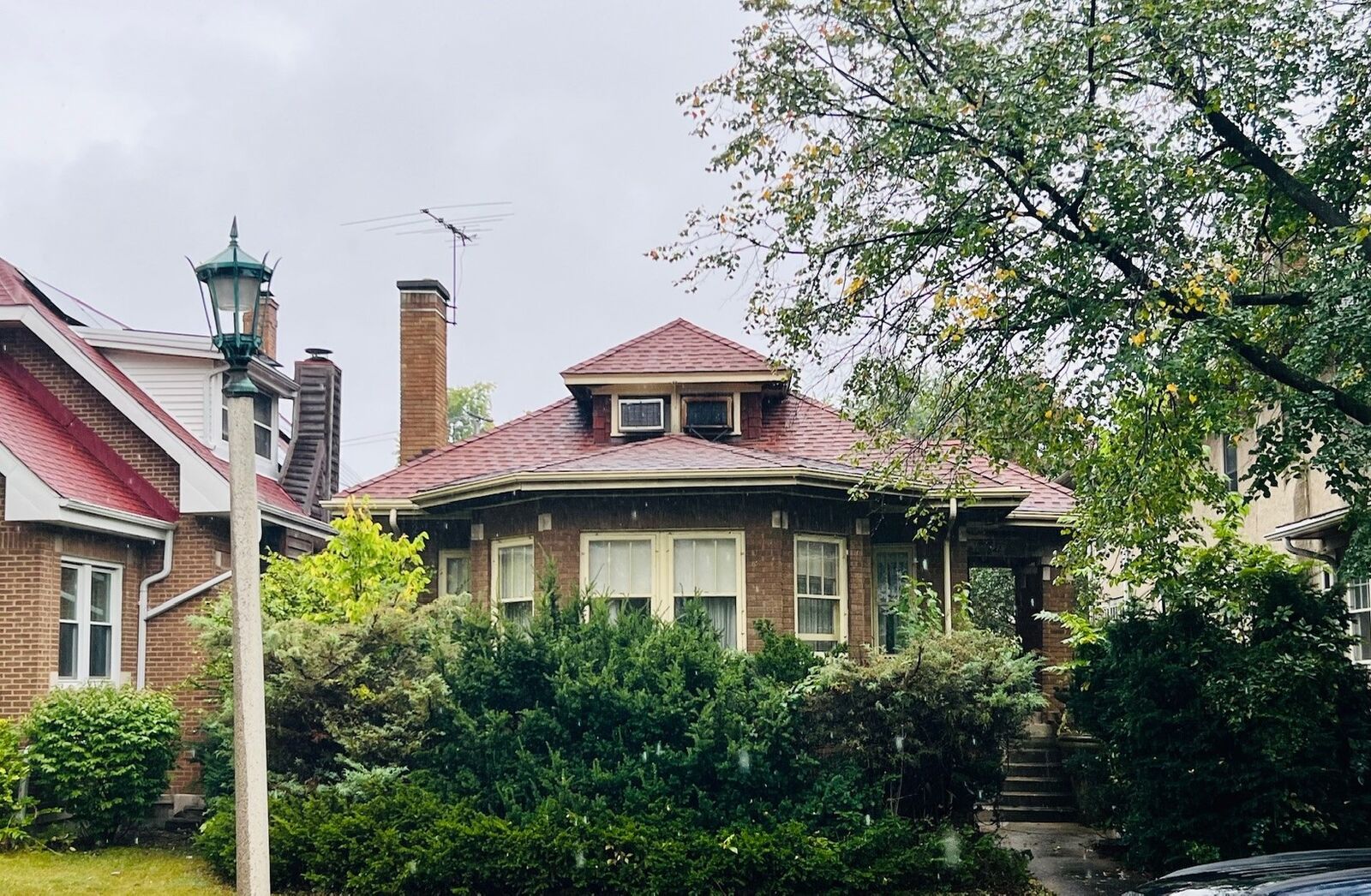 Property Photo:  842 N Grove Avenue  IL 60302 