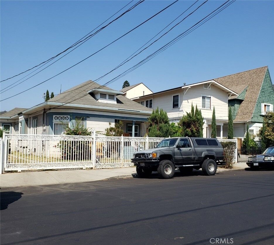 Property Photo: 2121 Norwood CA 90007