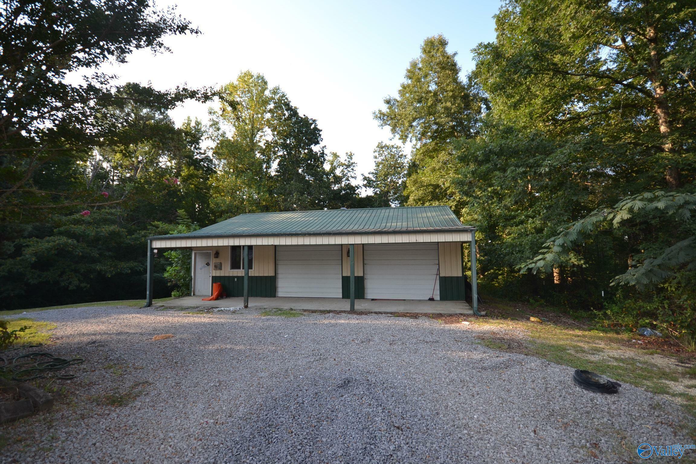 Property Photo:  518 County Road 1135  AL 35179 